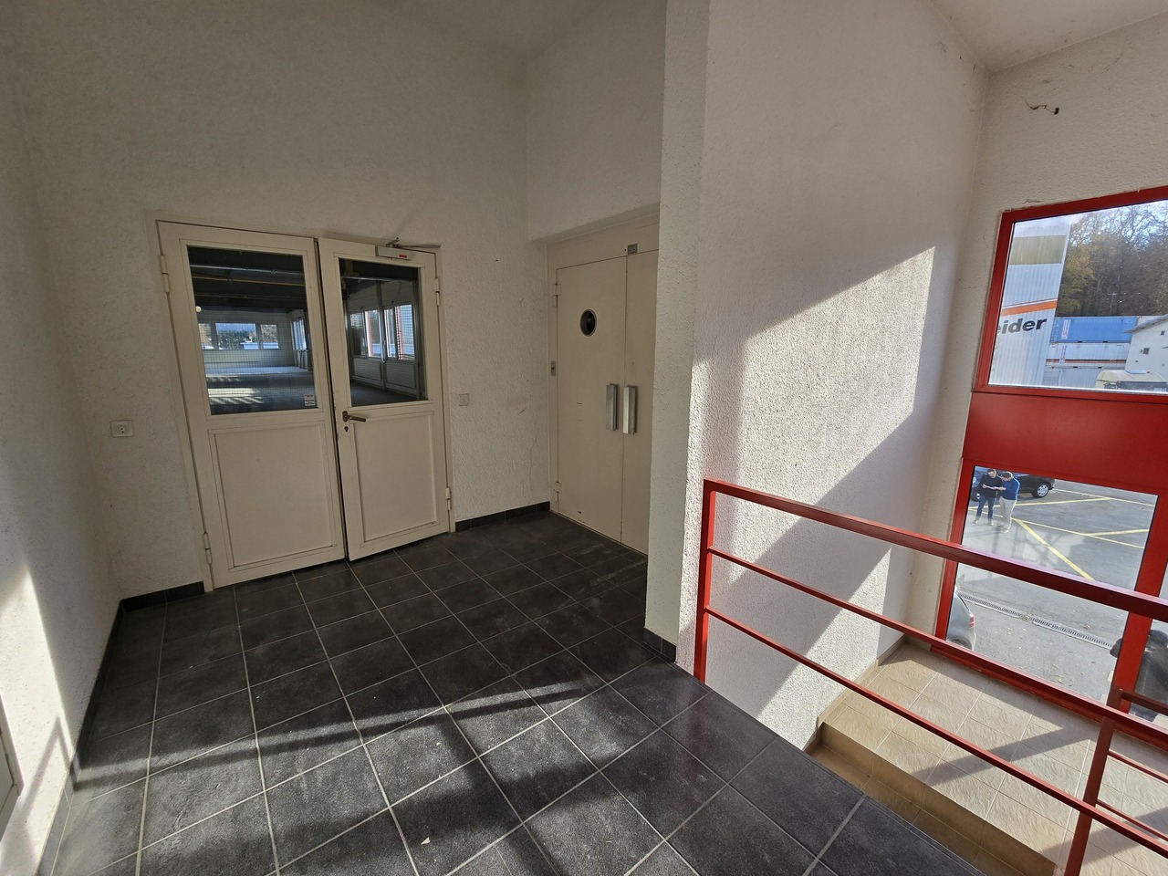 555m² ufficio