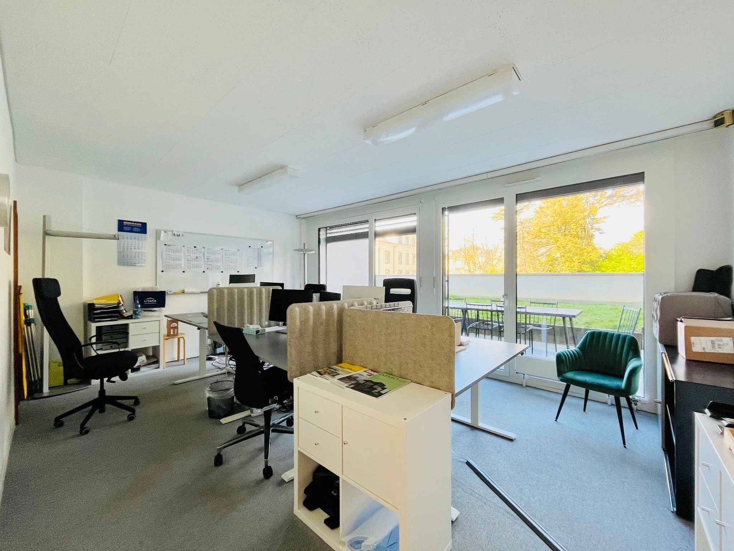 201m² Büro, Foto 2 von 3