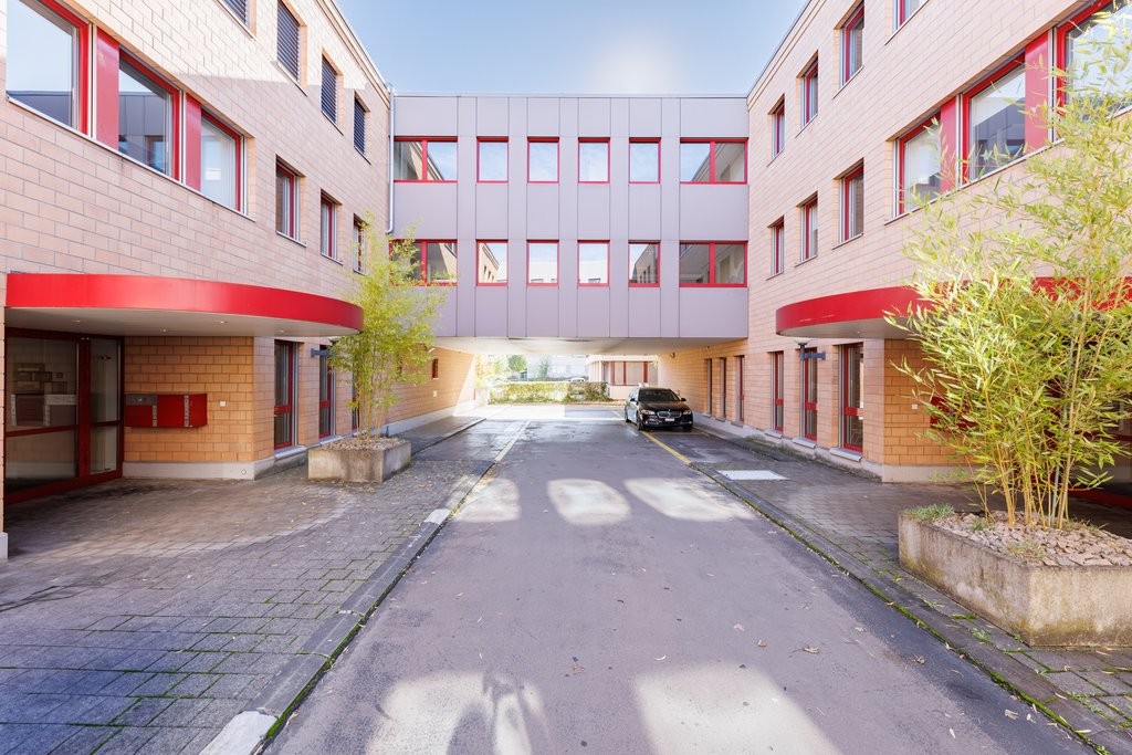 3377m² office