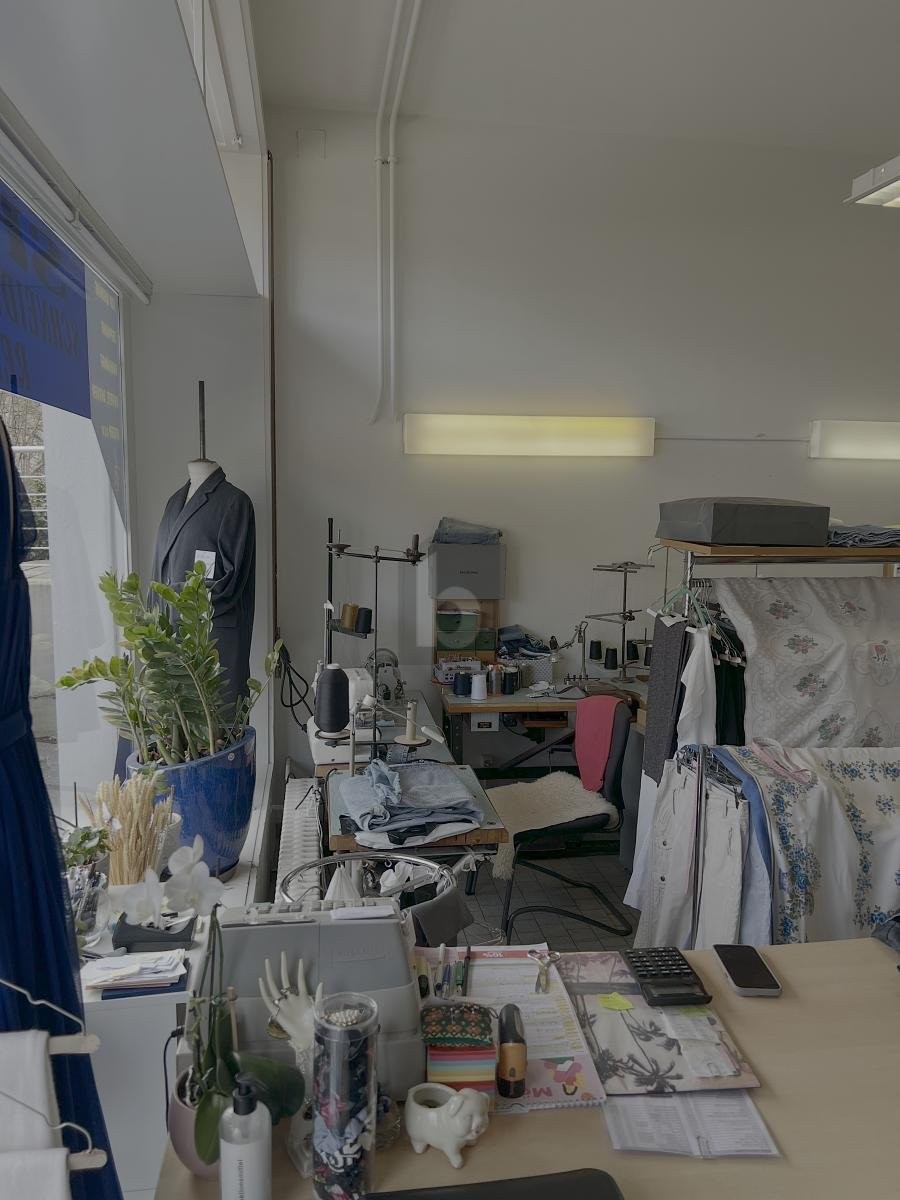 75m² shop
