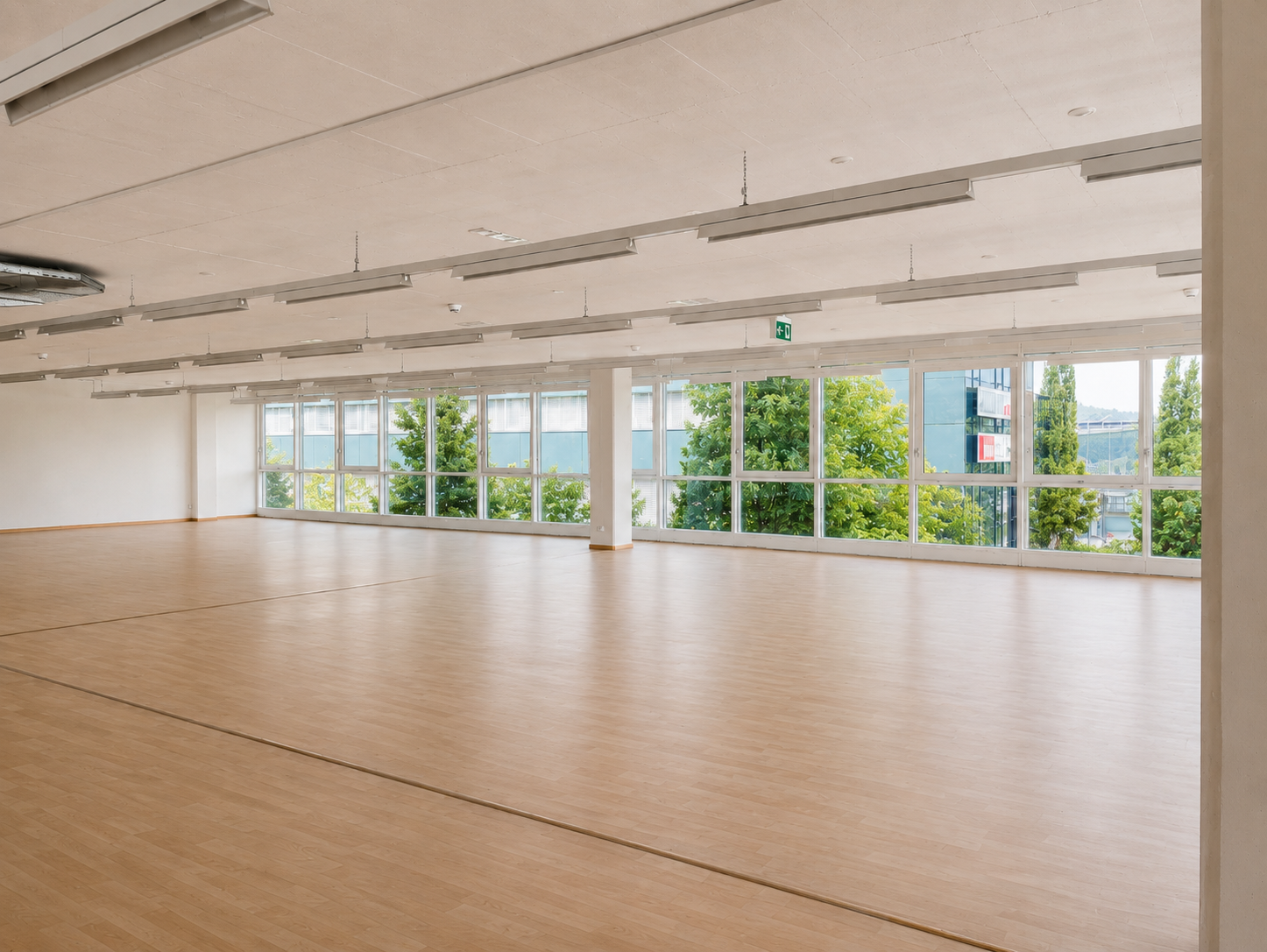 549m² office