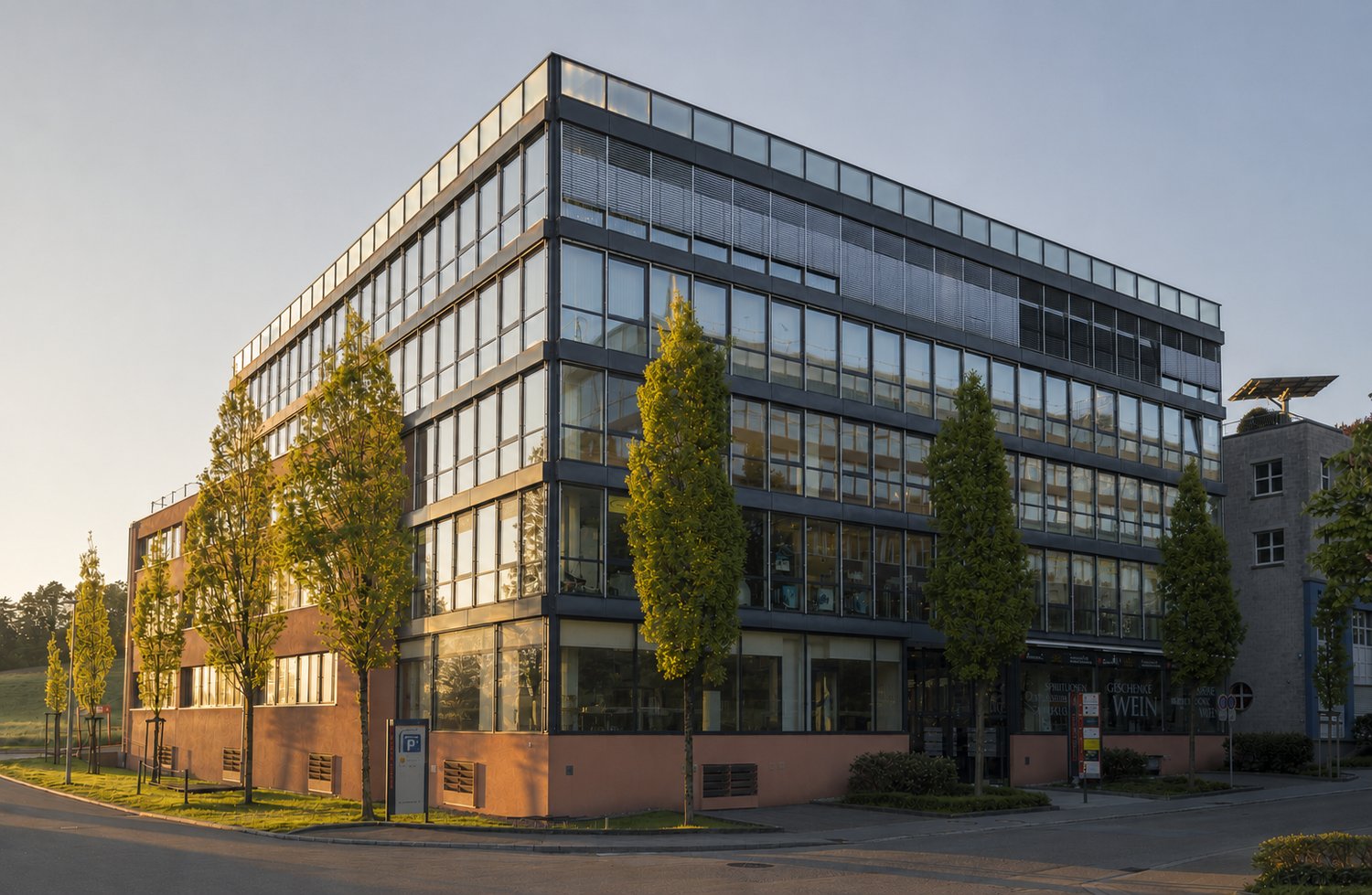 549m² office
