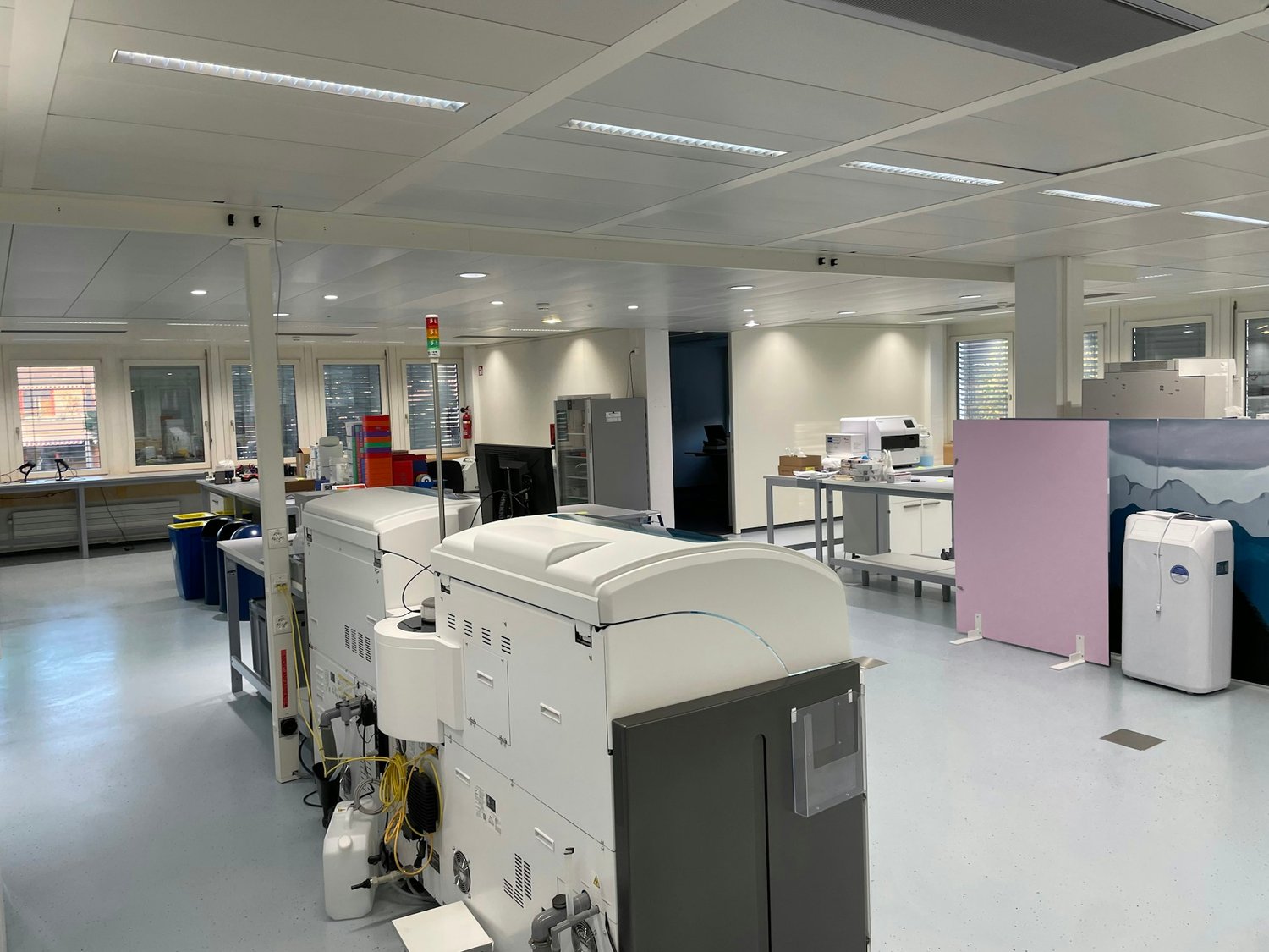 610m² office