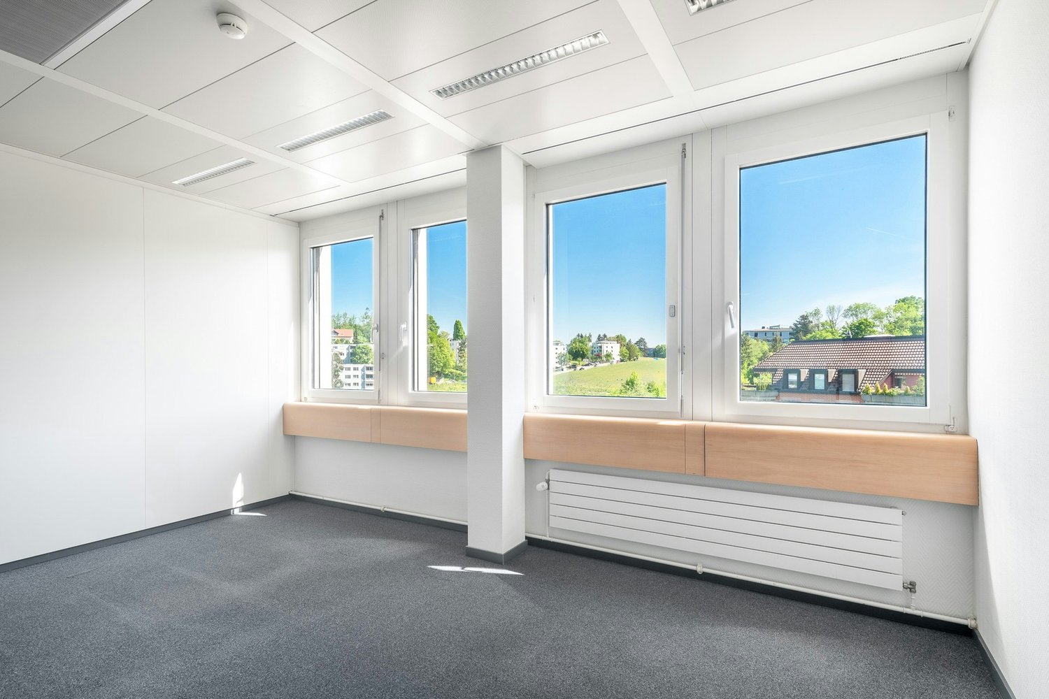 610m² office