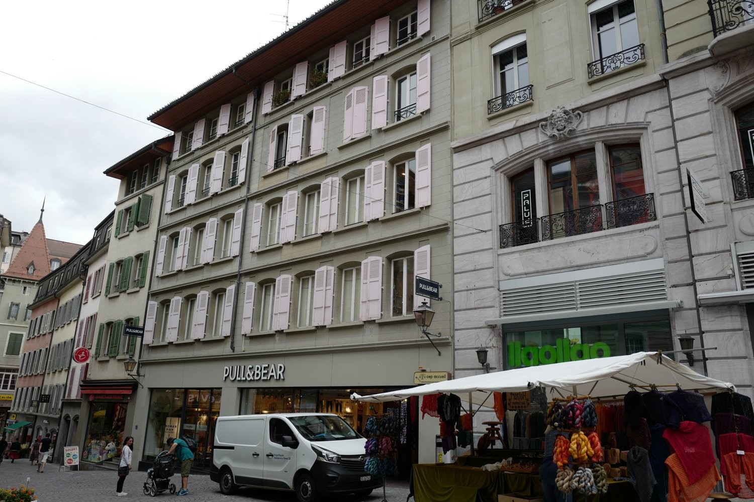 Laden, Foto 1 von 6