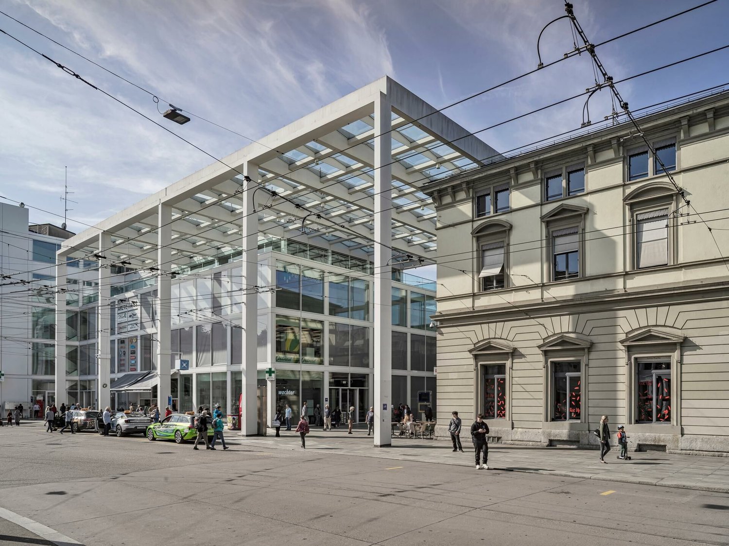 106m² shop