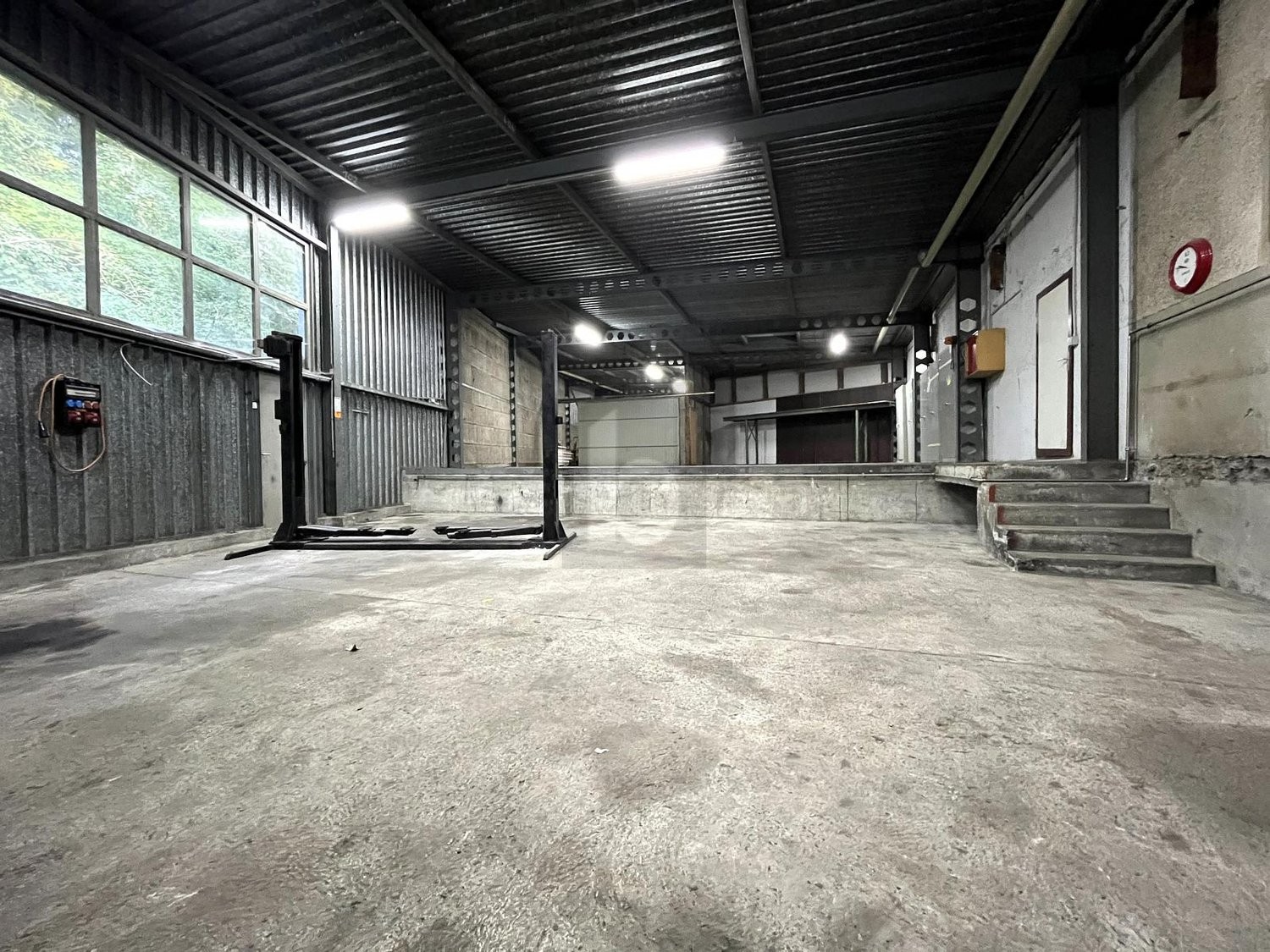 200m² atelier, Foto 1 von 4