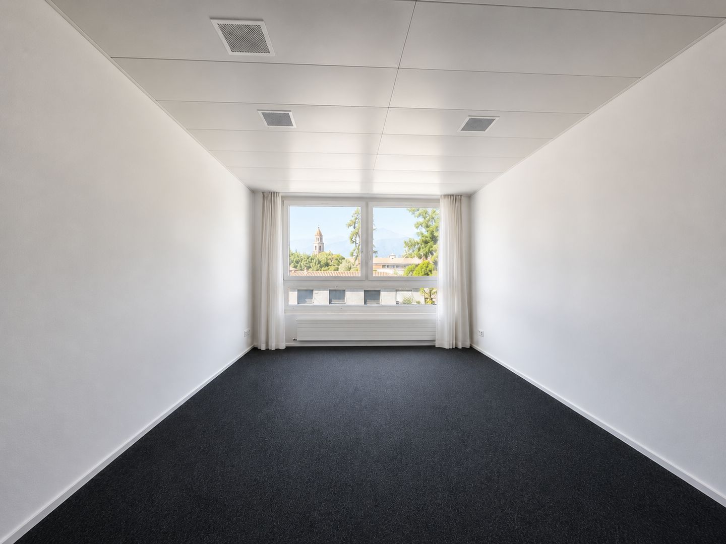 210m² office