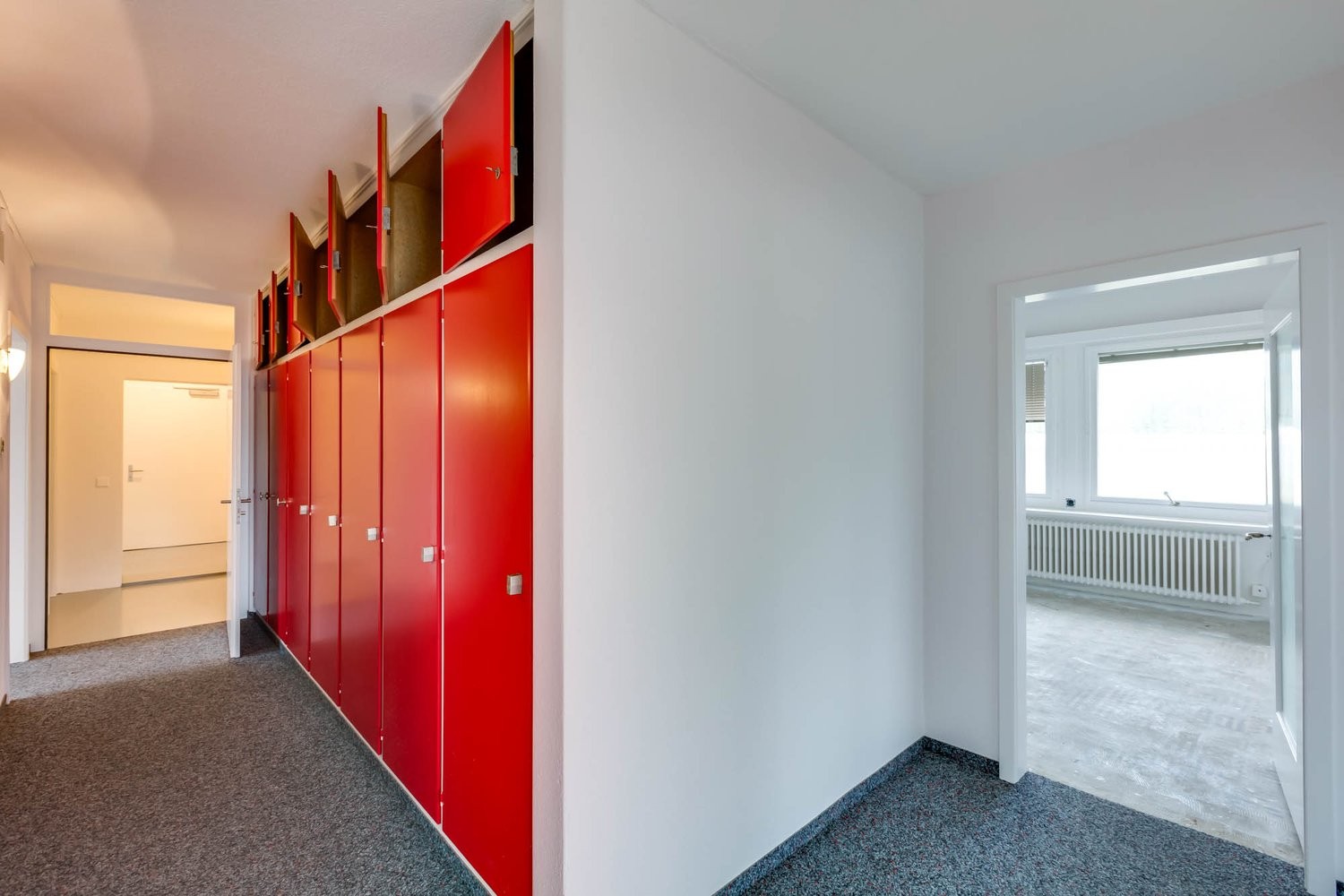 96m² office