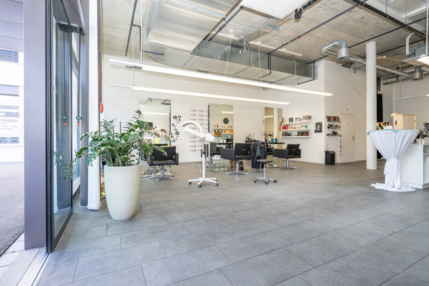 170m² shopping centre, Foto 9 von 9