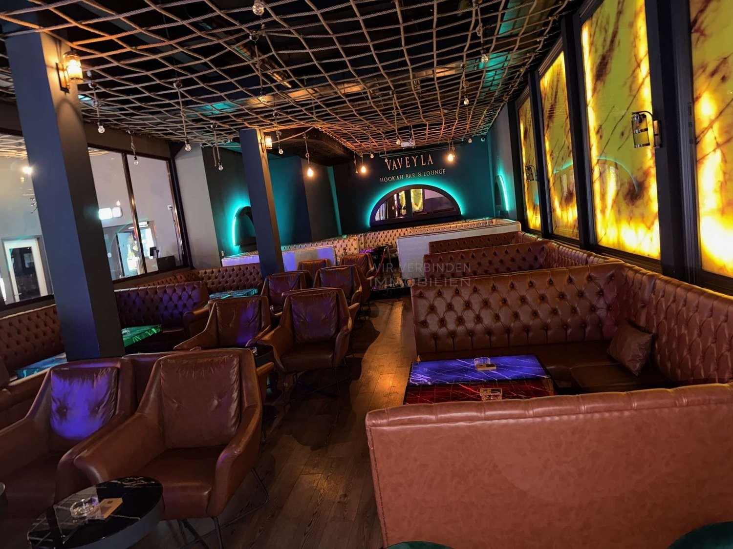 550m² bar