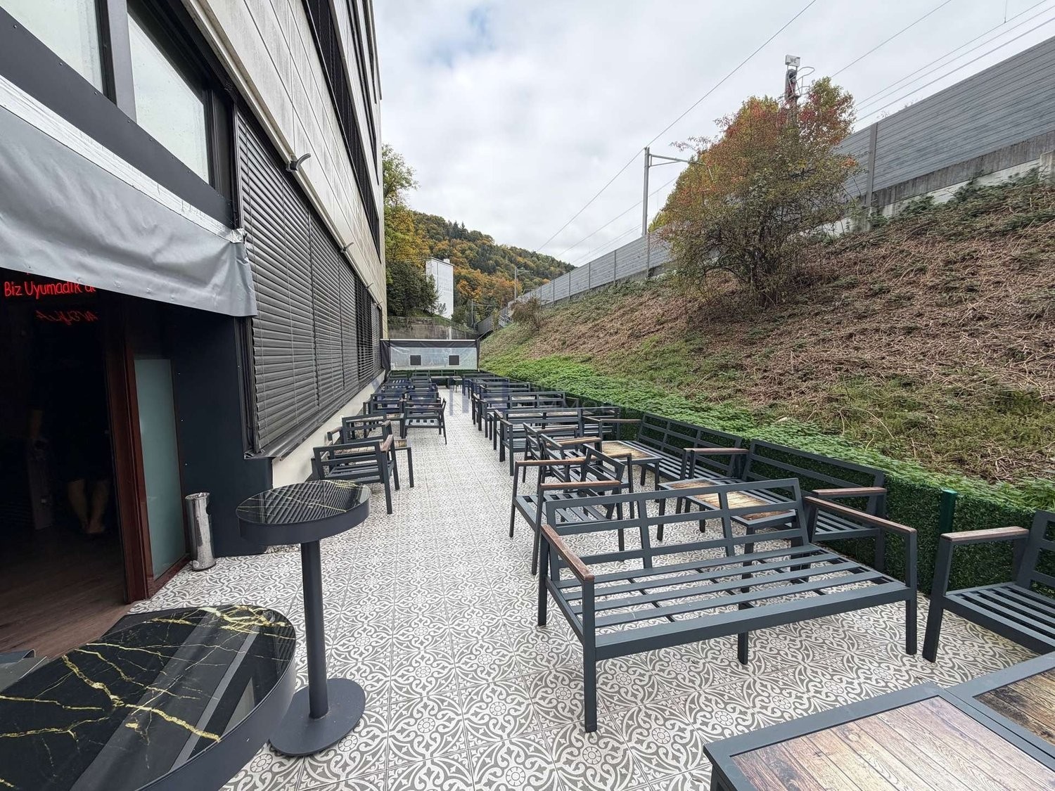 550m² bar