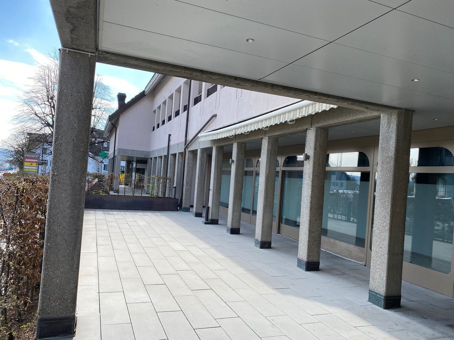154m² commercial