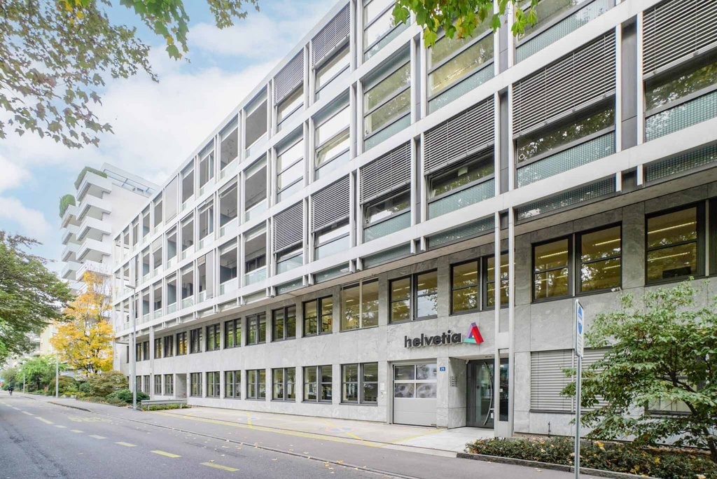 418m² office