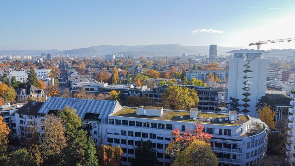 418m² office
