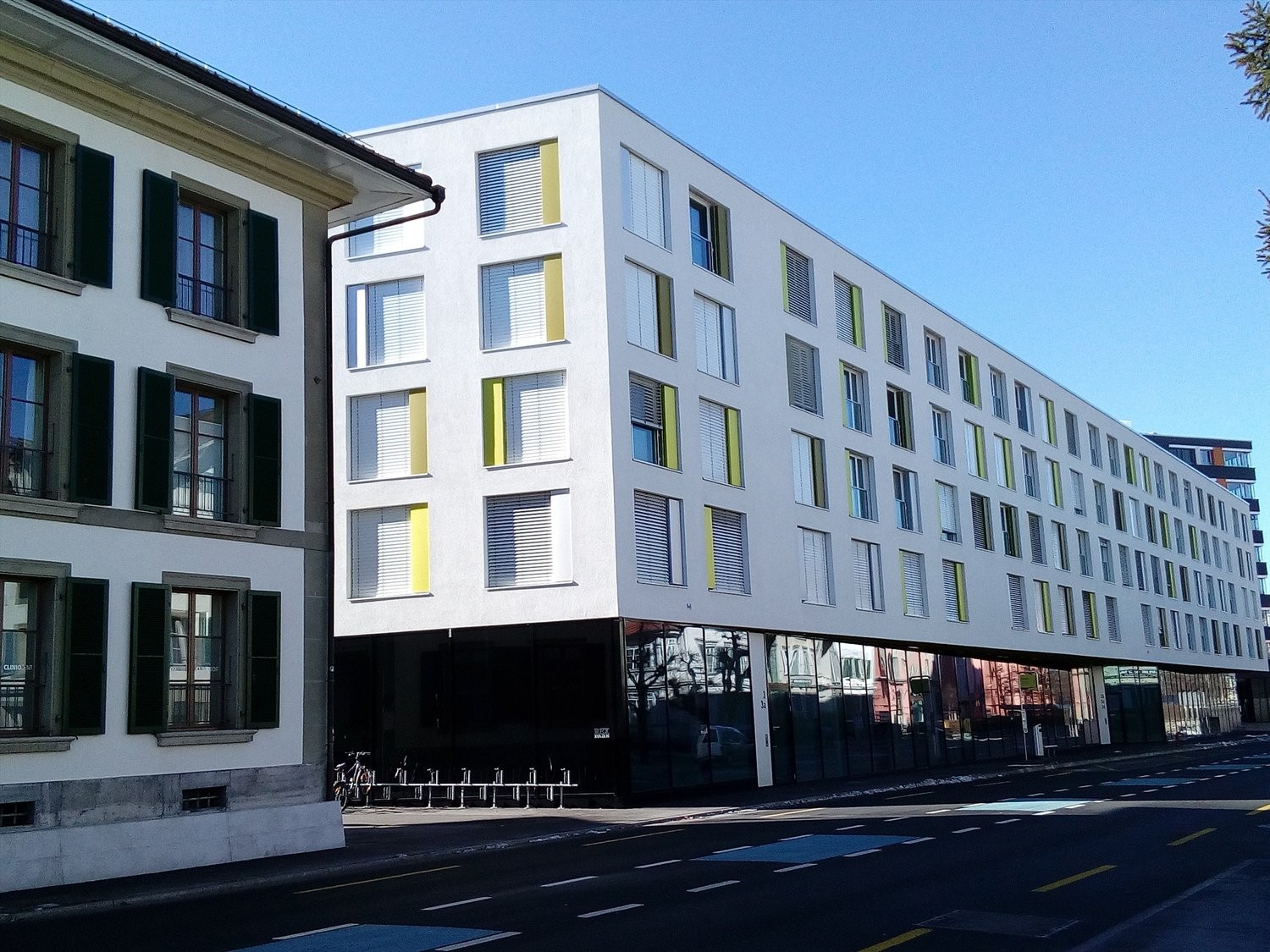 376m² office