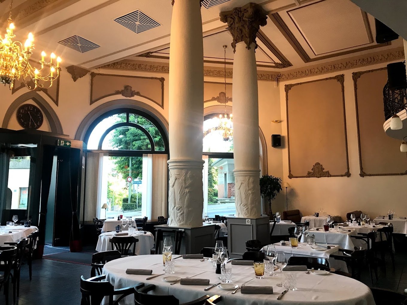 378m² Restaurant, Foto 2 von 3