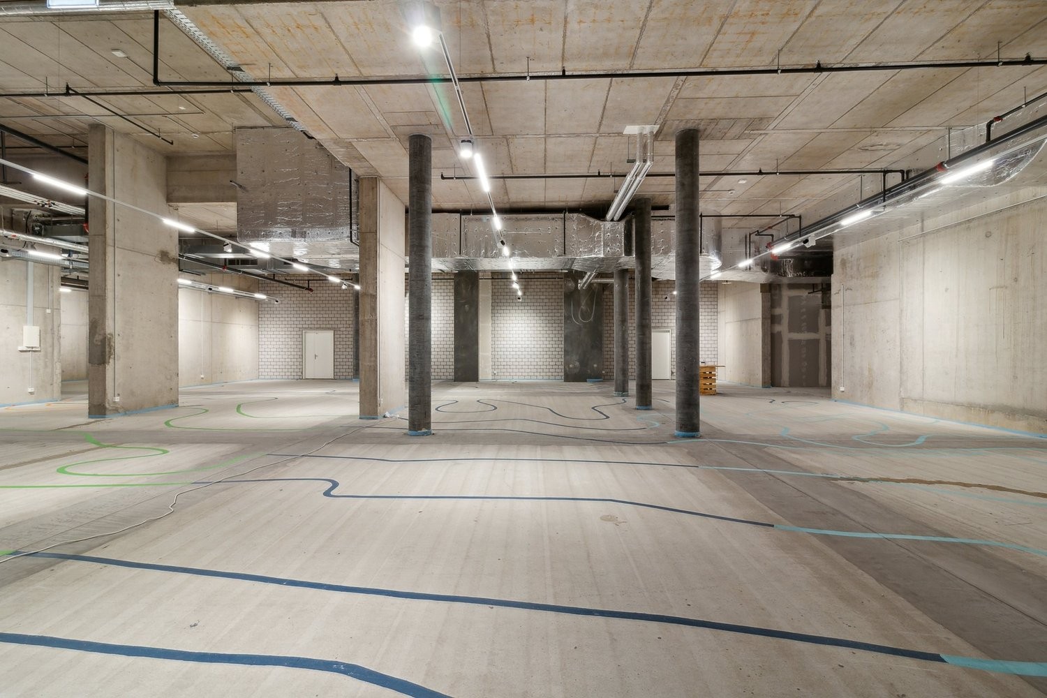 581m² commercial, Foto 2 von 2