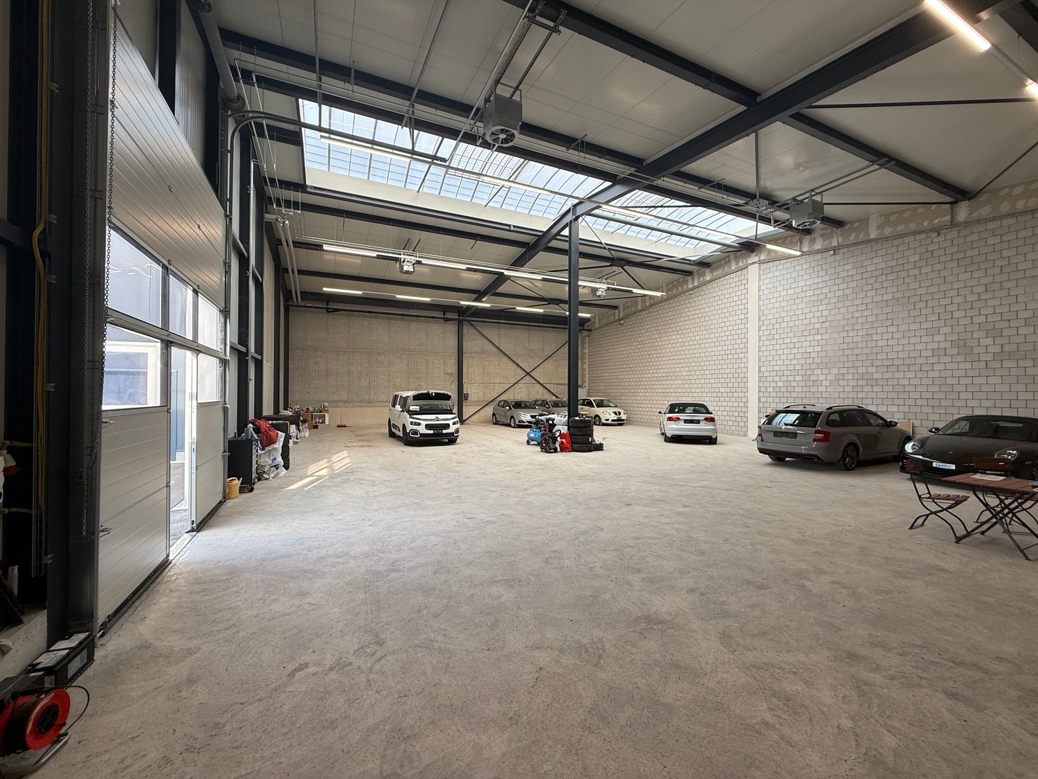 Oggetto industriale di 408m², foto 1 di 7