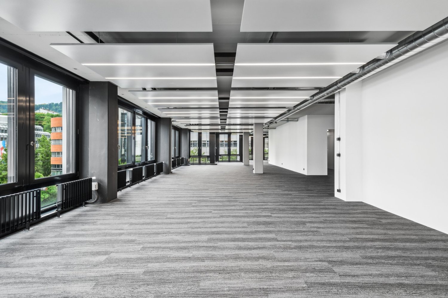 880m² office