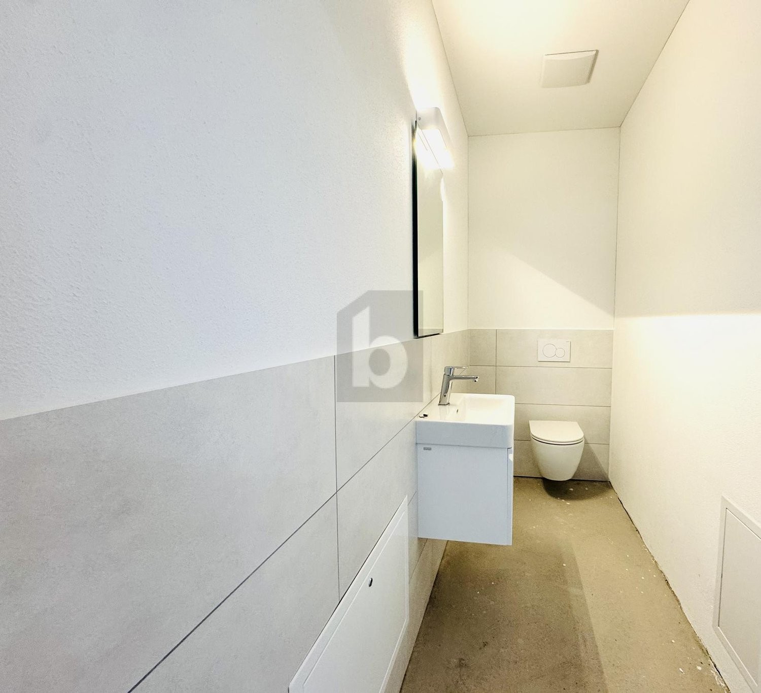 82m² office