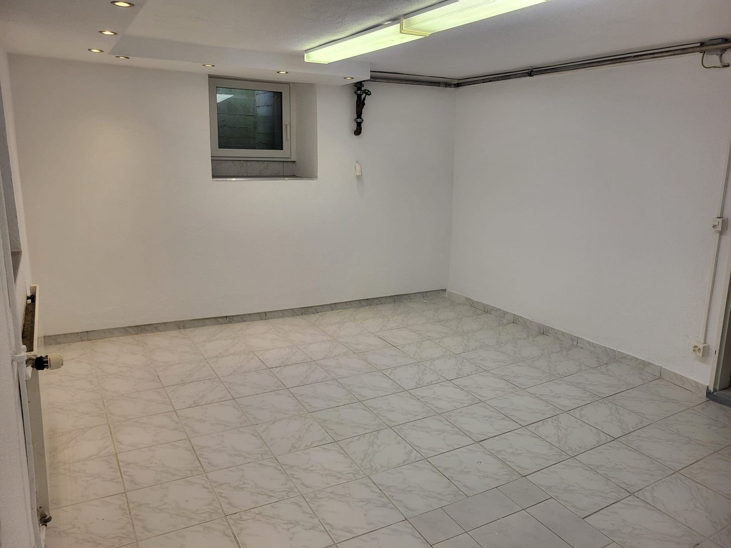 75m² commercial, Foto 2 von 7