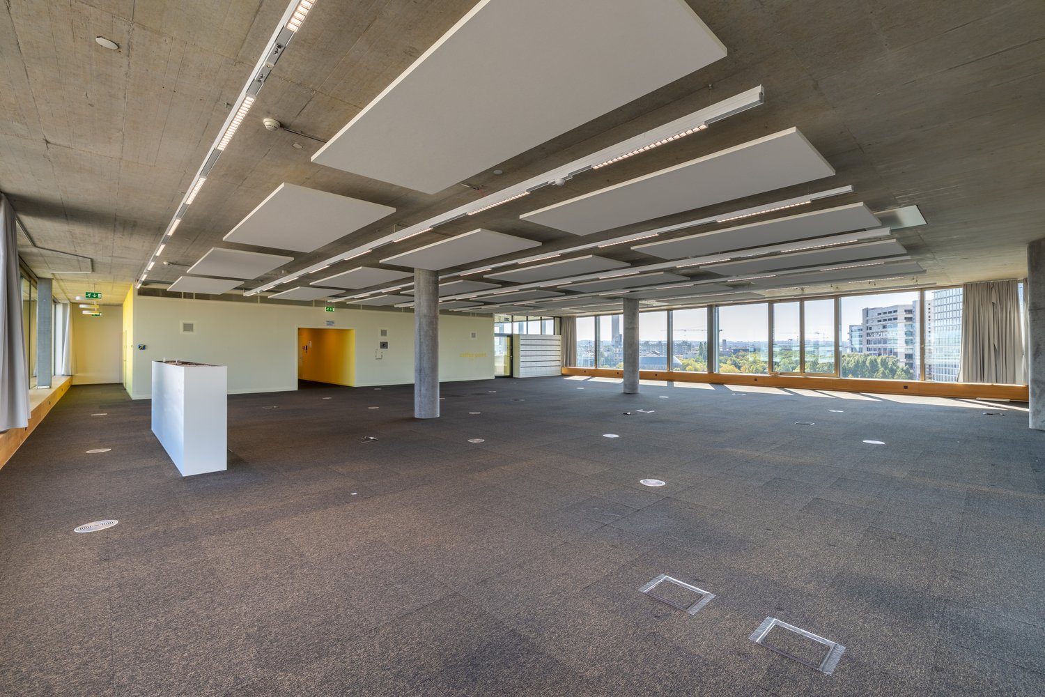 4000m² office