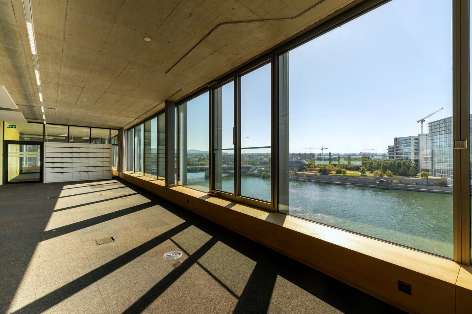 4000m² office