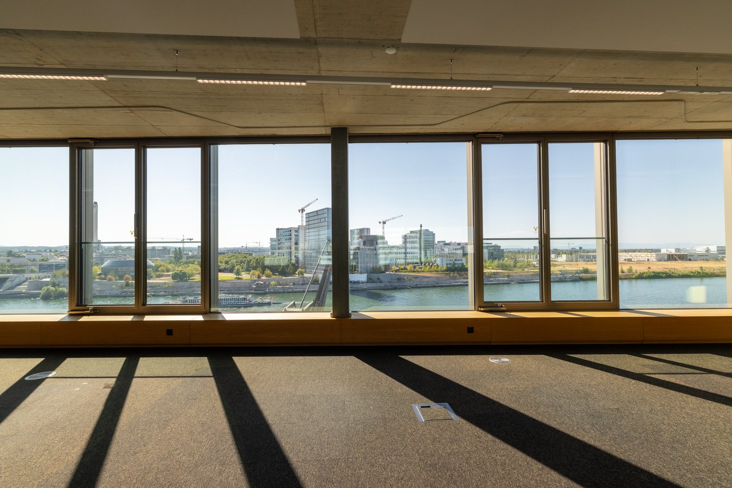4000m² office