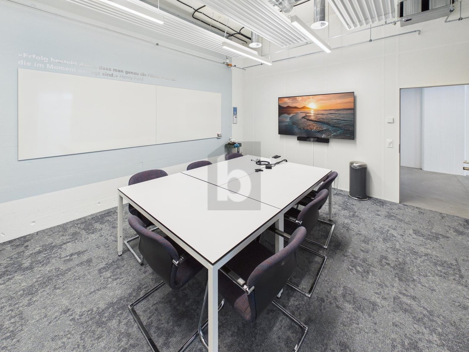 24m² office