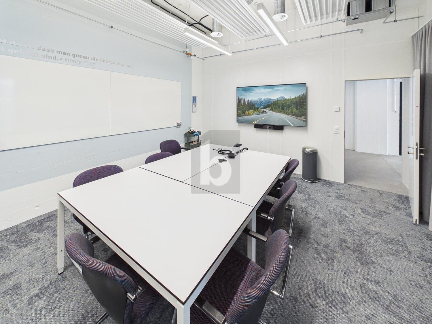 24m² office