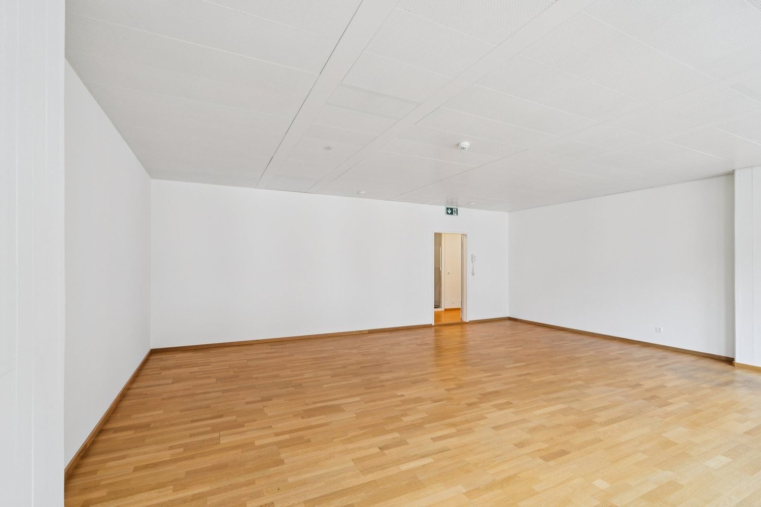 53m² office