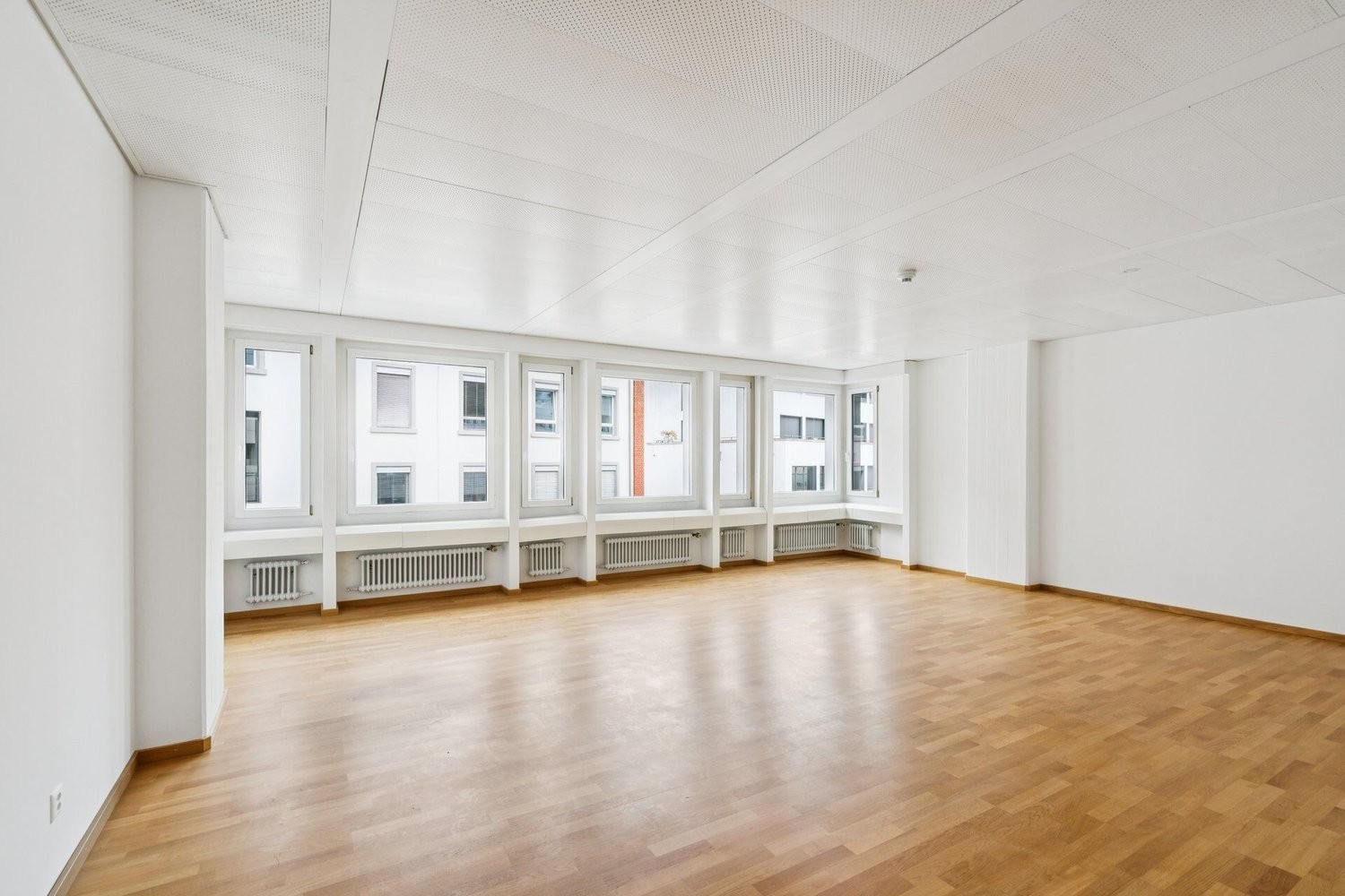 53m² office
