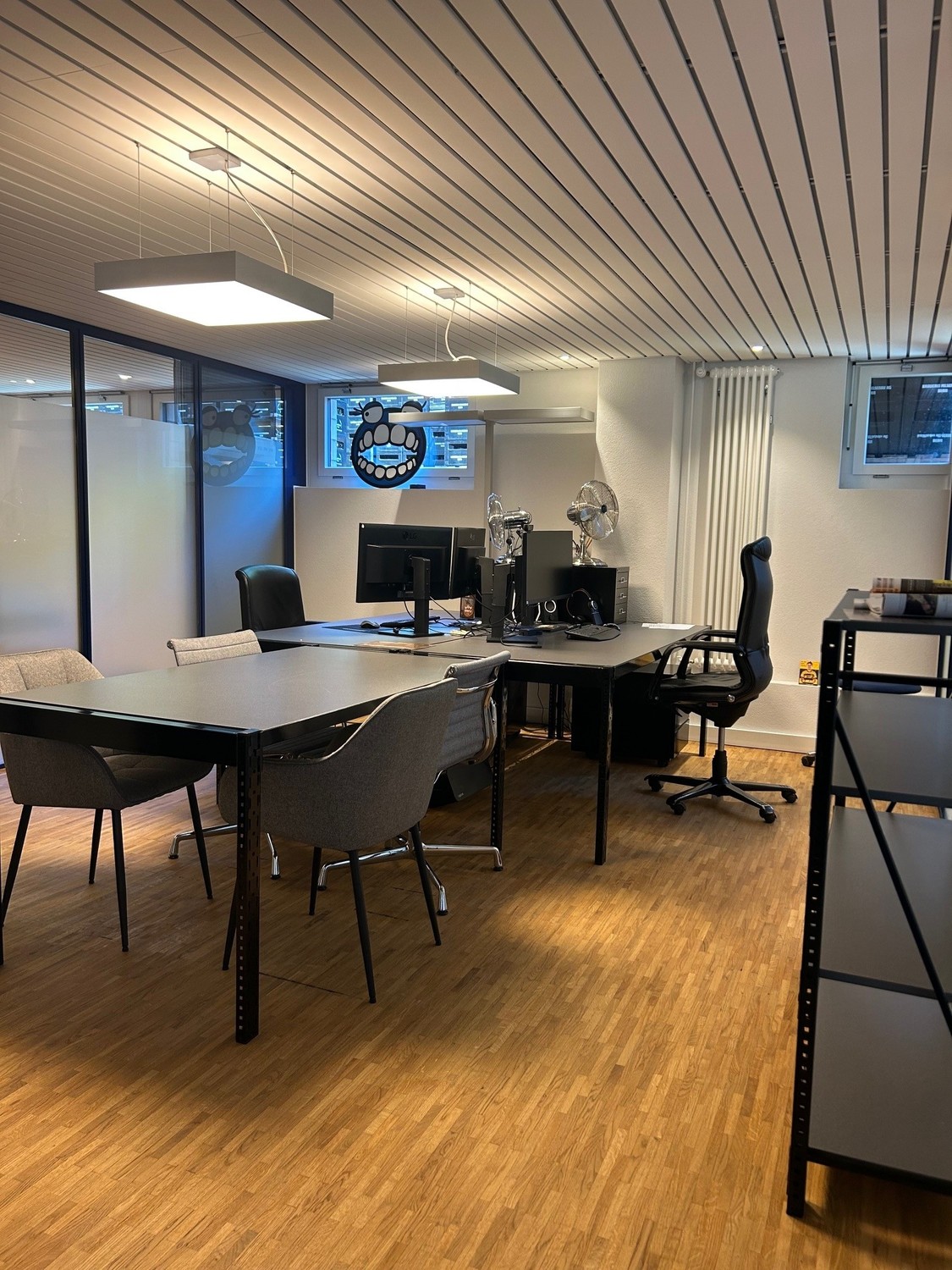 355-355m² office