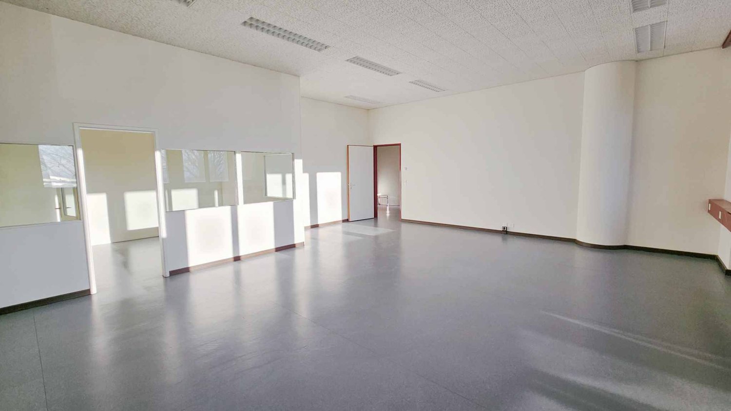 153m² Büro, Foto 3 von 6
