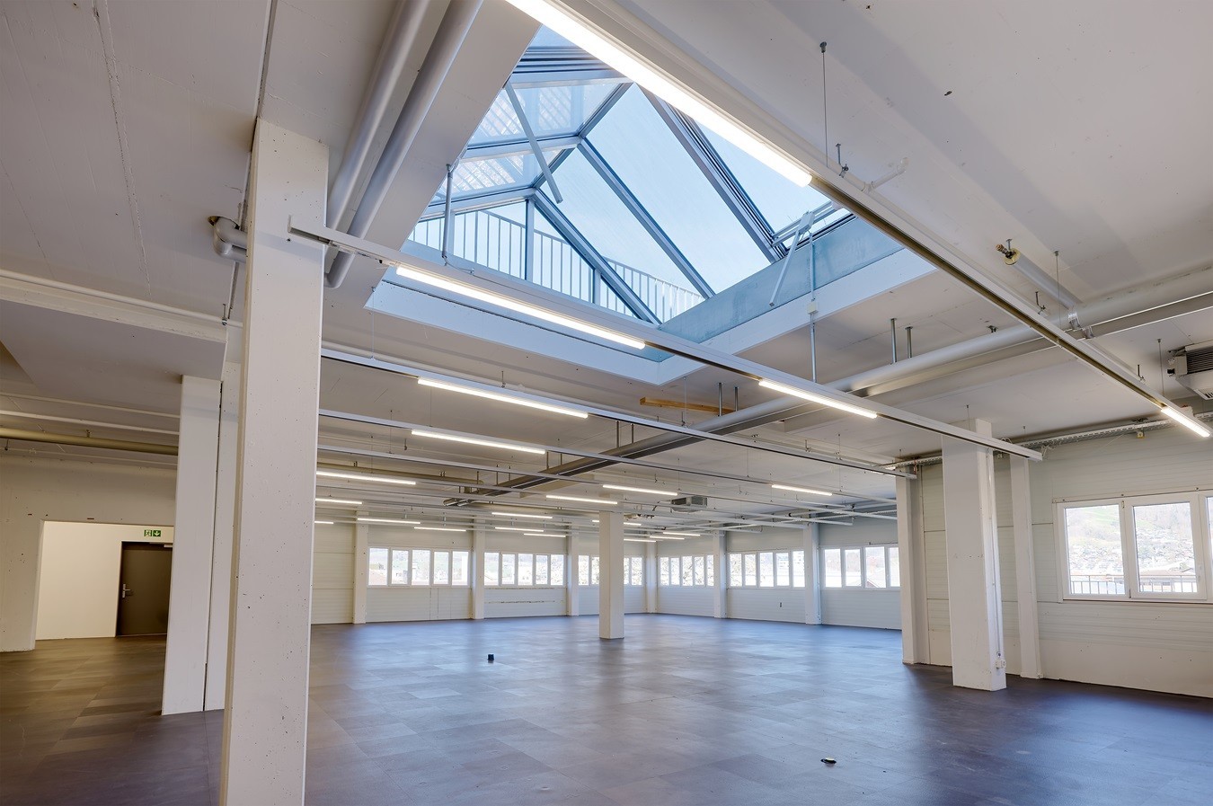 590m² commercial, Foto 1 von 10