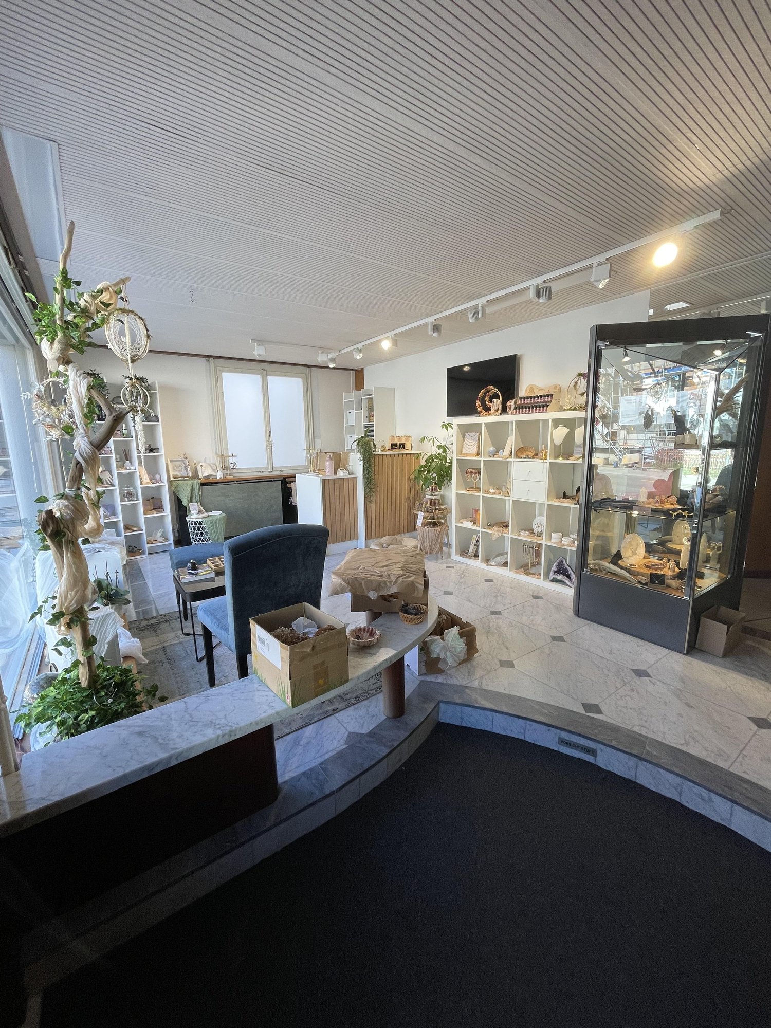 41m² shop, photo 1 of 8