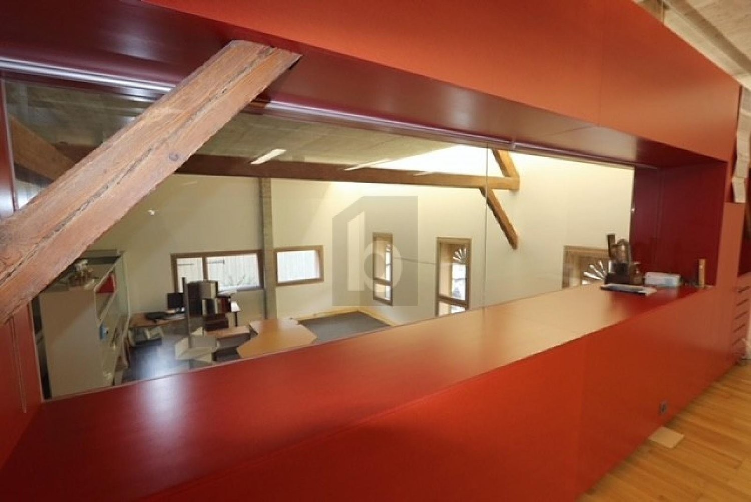 164m² office