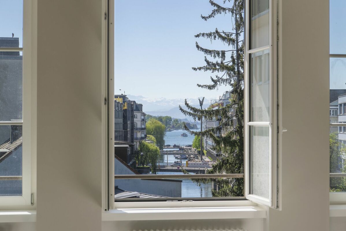 2390m² office