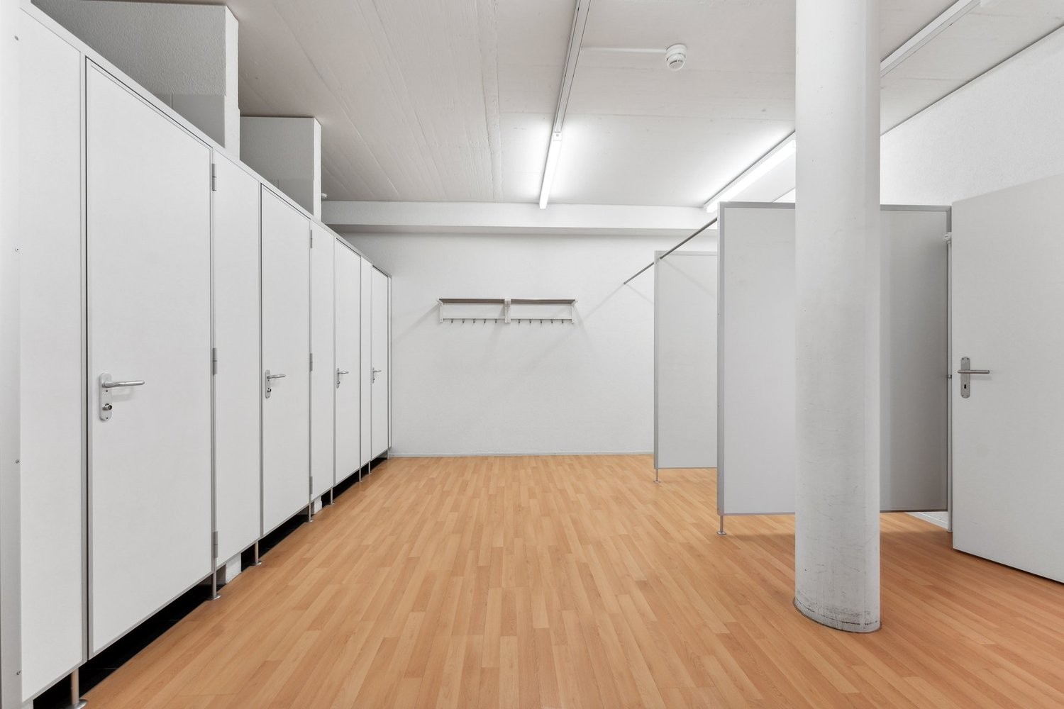 182m² office