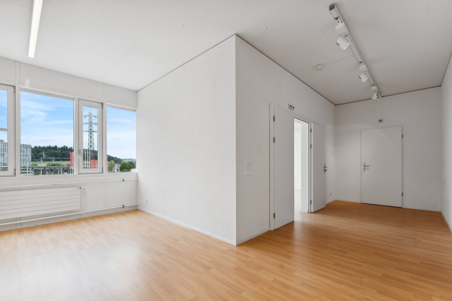 182m² office
