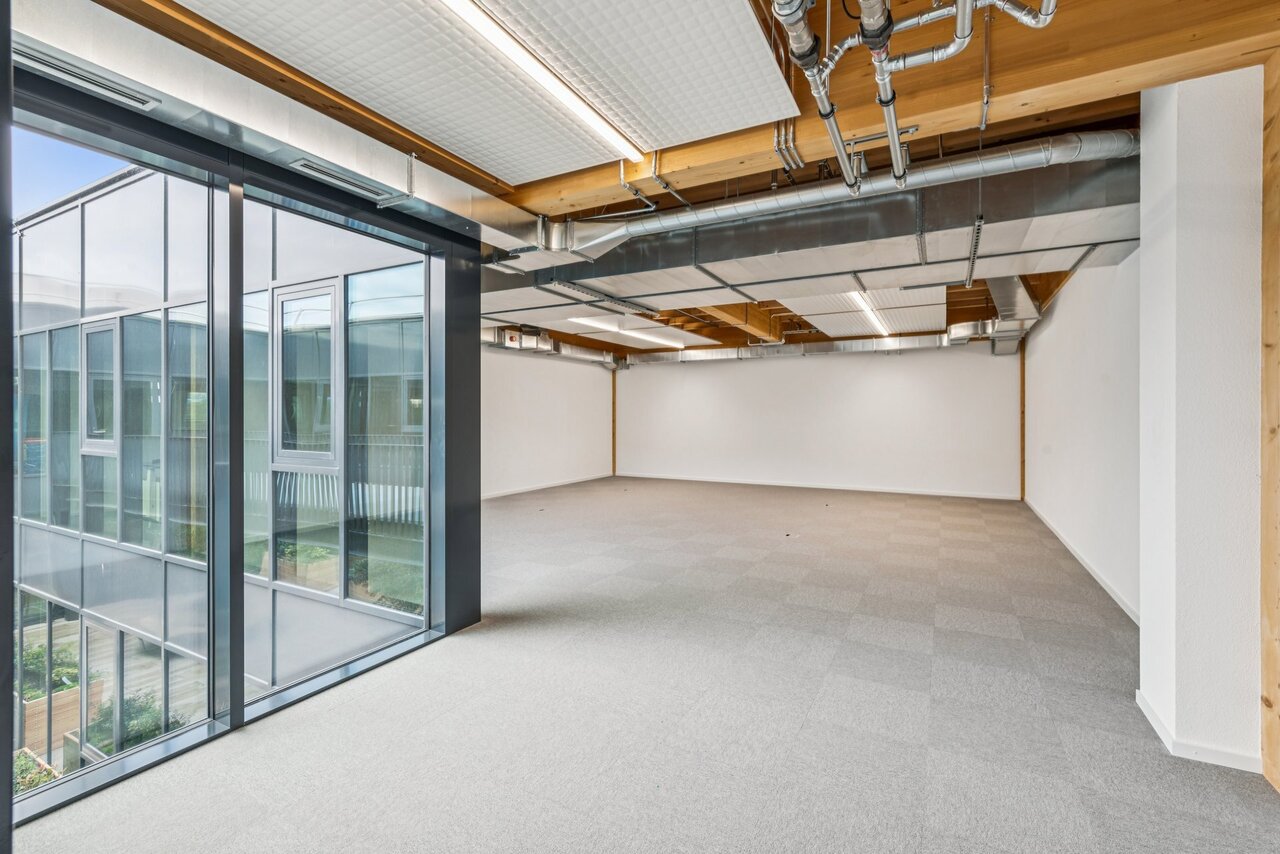73m² office