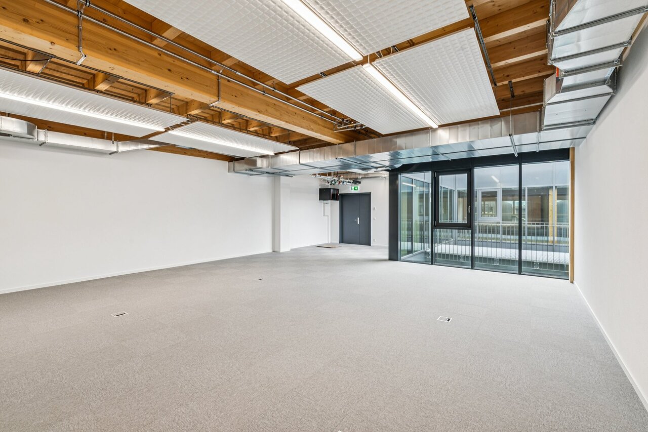 73m² office