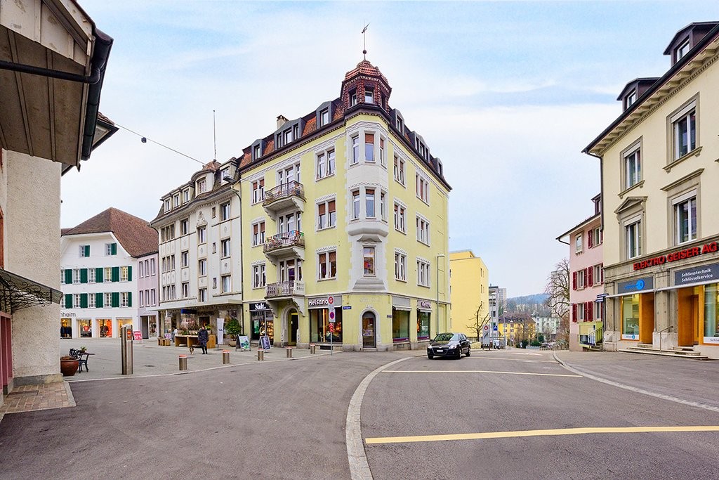 115m² shop