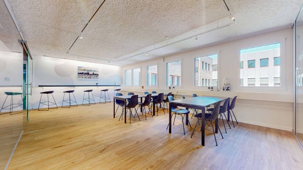 870m² office