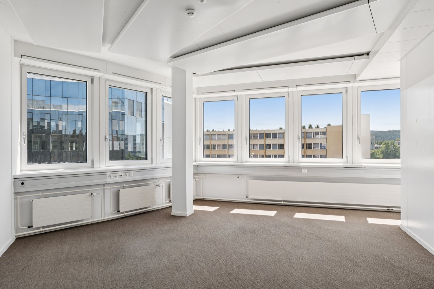 444m² office