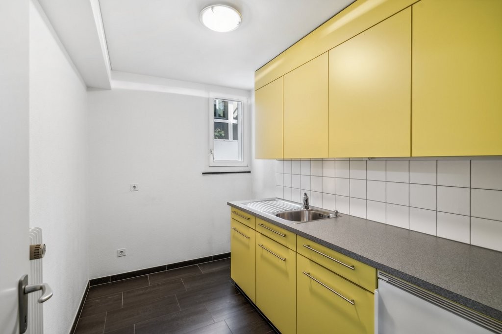 111m² office