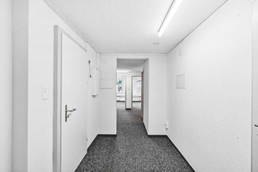 111m² office