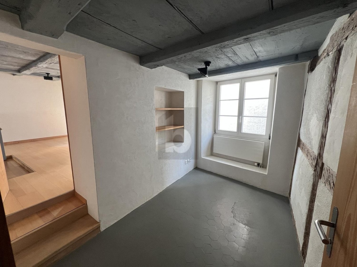 90m² office
