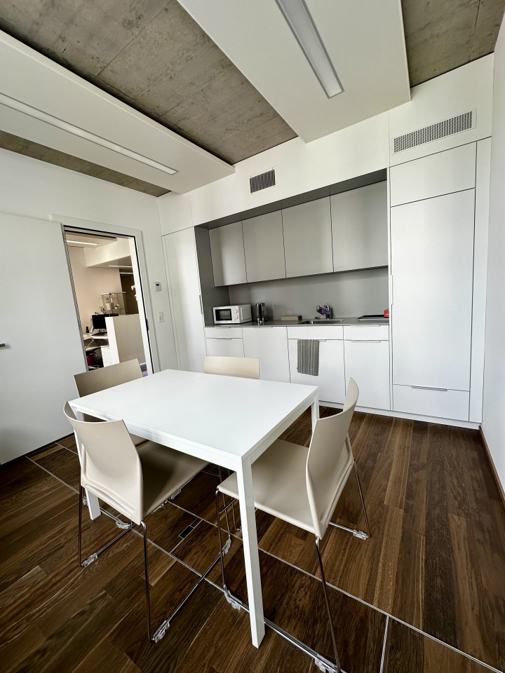 127m² office